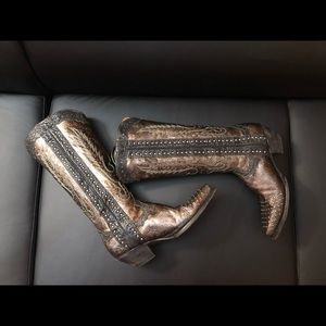 Dan Post studded women’s boots